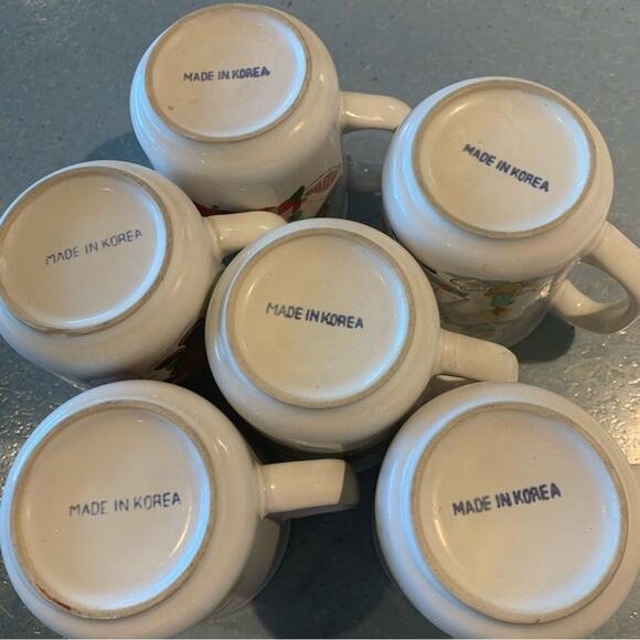 KOREAN made Set of 6 Christmas Mug Set Circa 1970s 1980s Christmas Mice - Picture 3 of 5